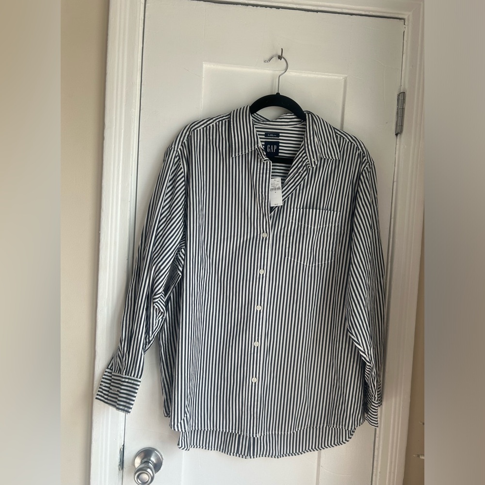 GAP The Big Shirt - Black and White Striped (M)